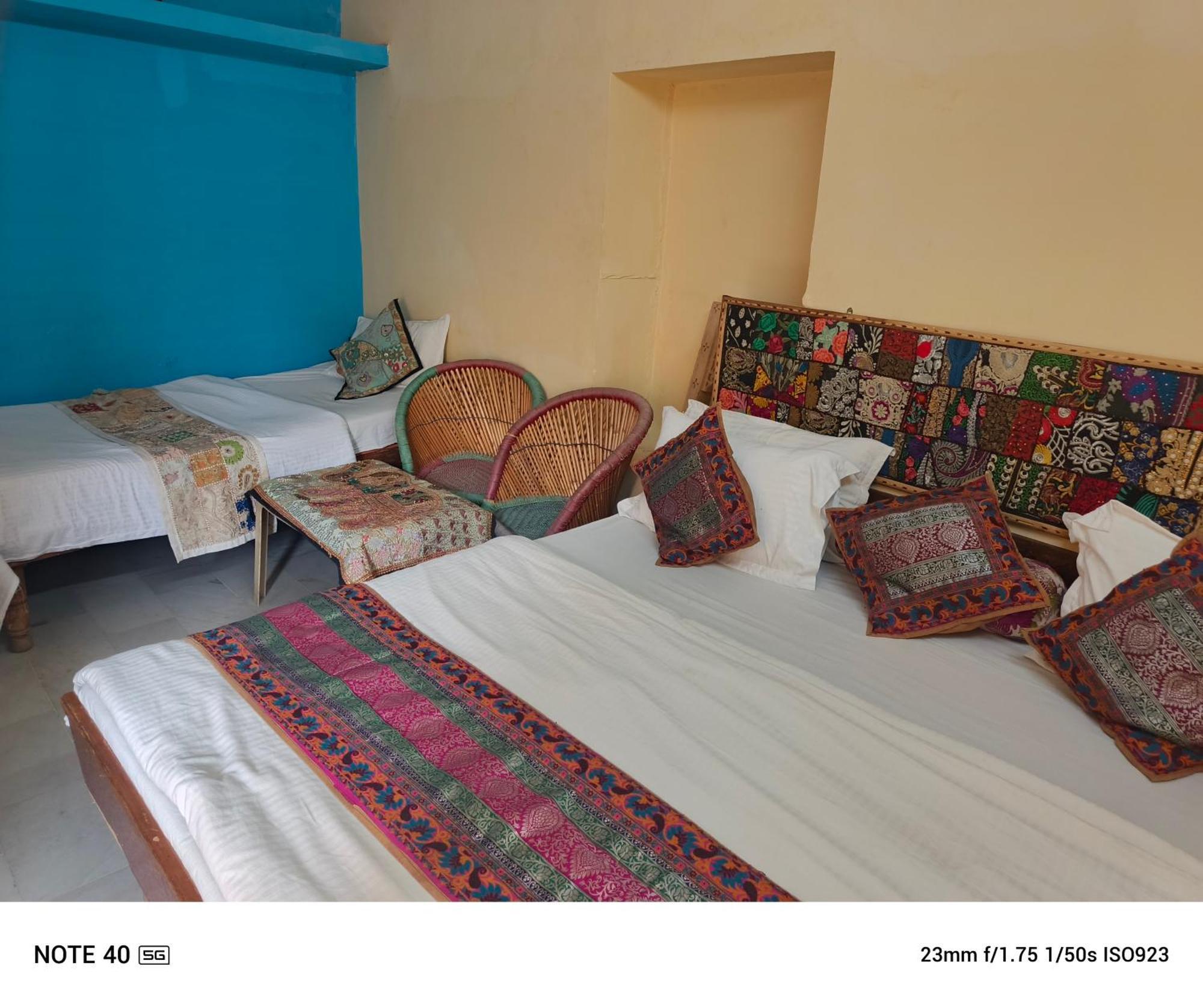 Neem Guest House جيلسامر الغرفة الصورة