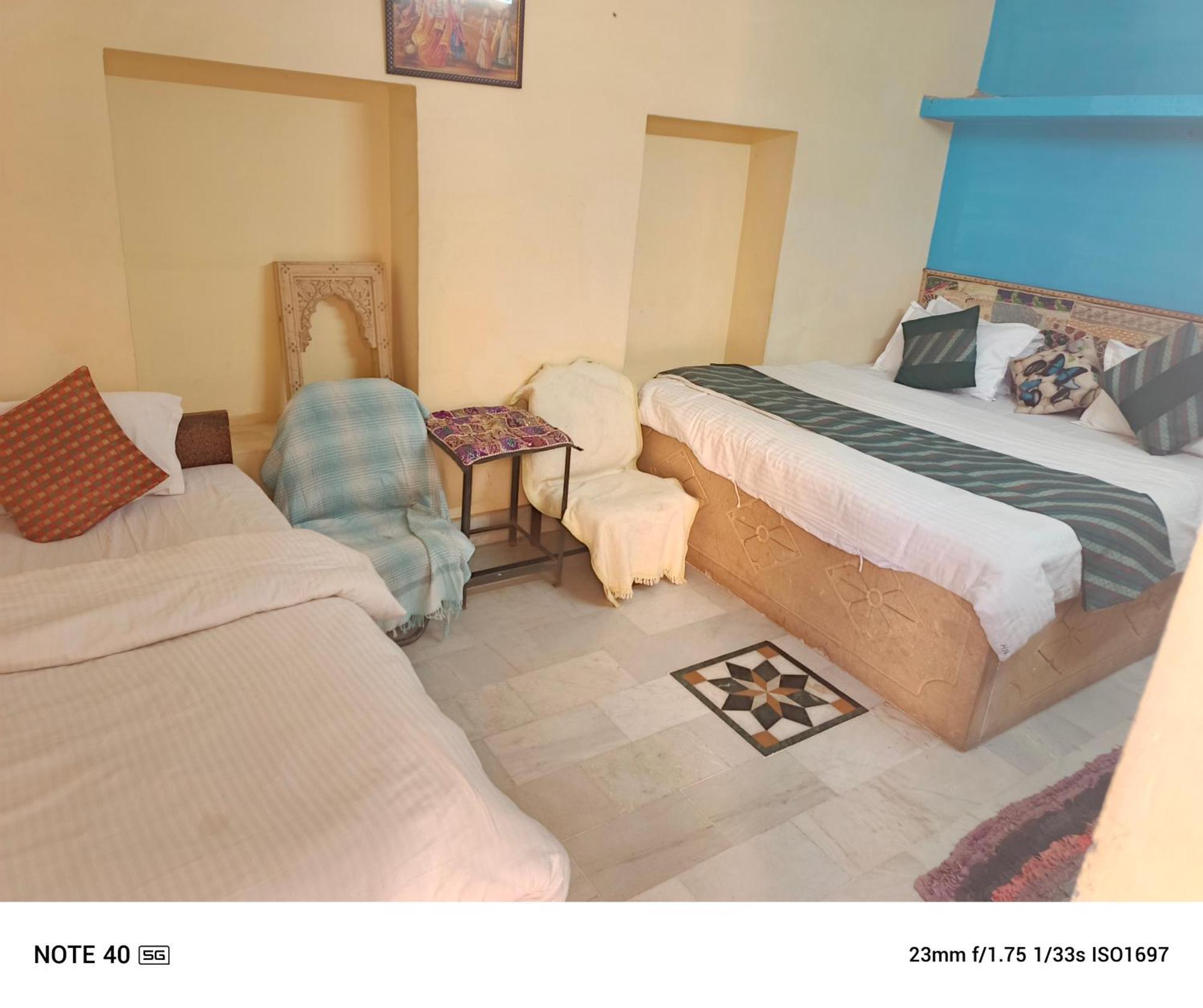 Neem Guest House جيلسامر الغرفة الصورة