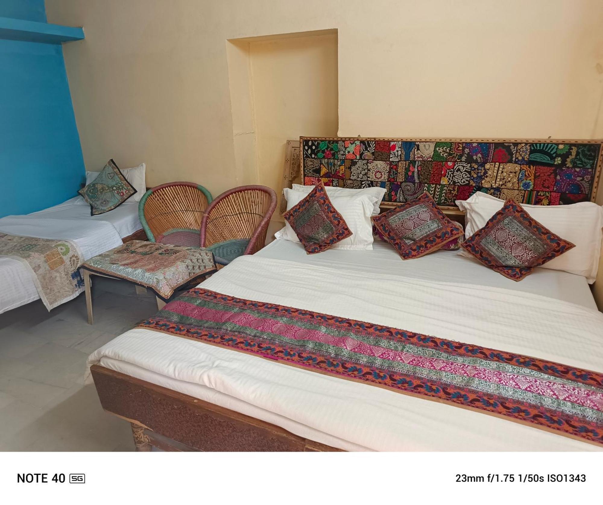Neem Guest House جيلسامر الغرفة الصورة
